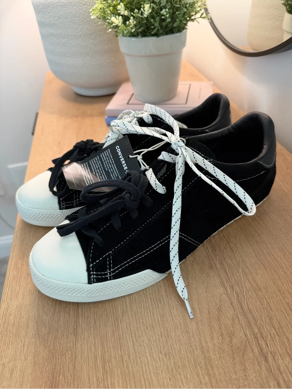 Converse low top