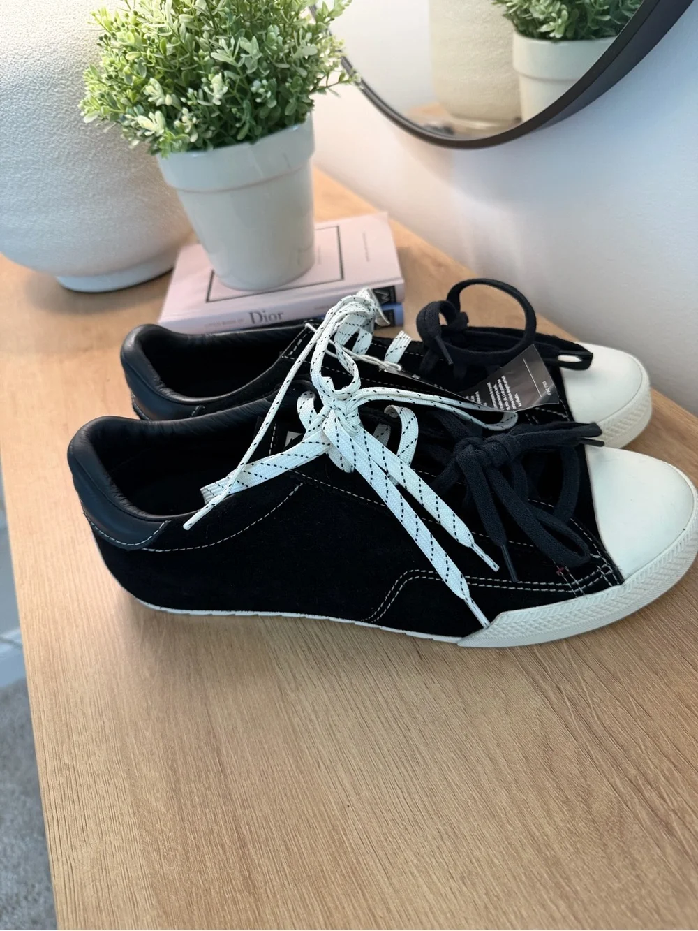 Converse low top