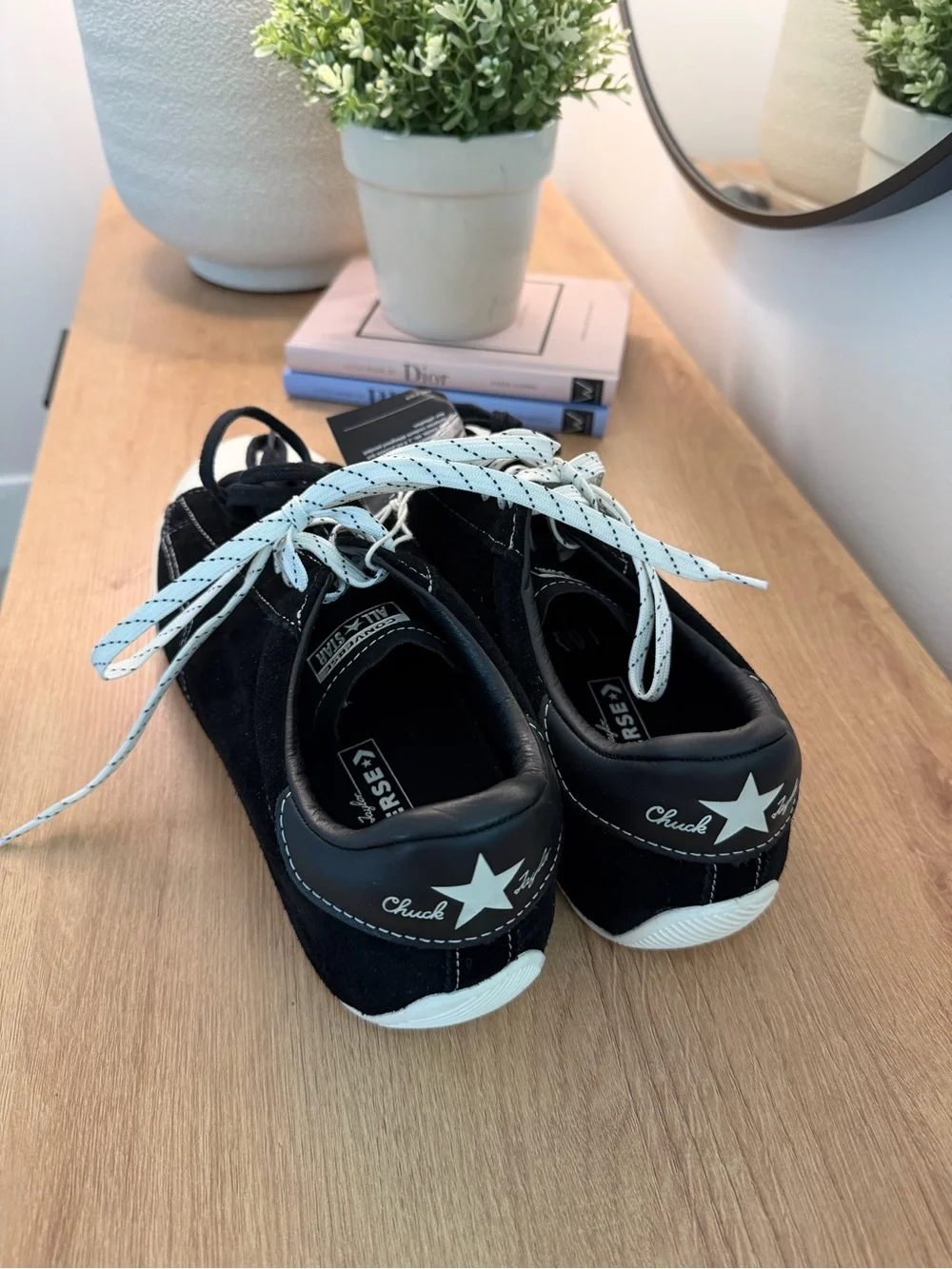 Converse low top
