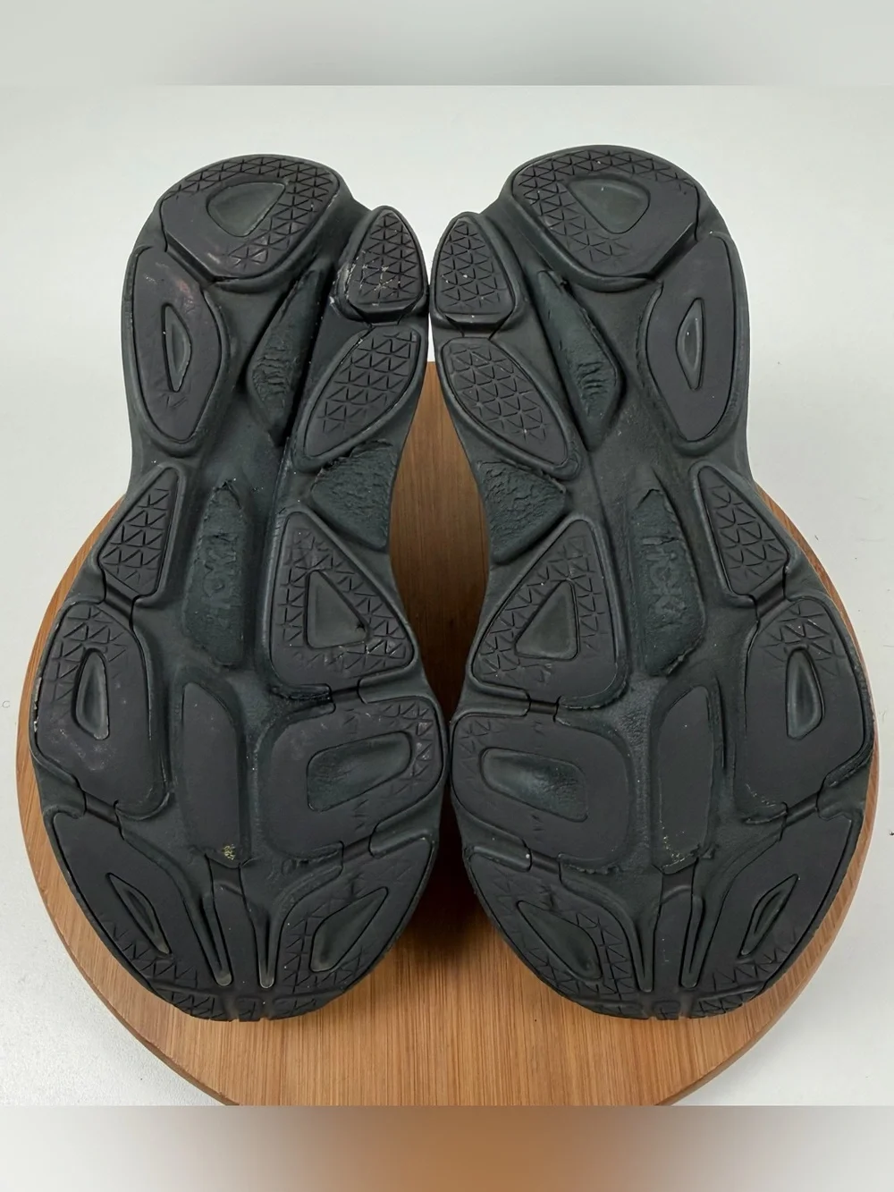 Hoka black running