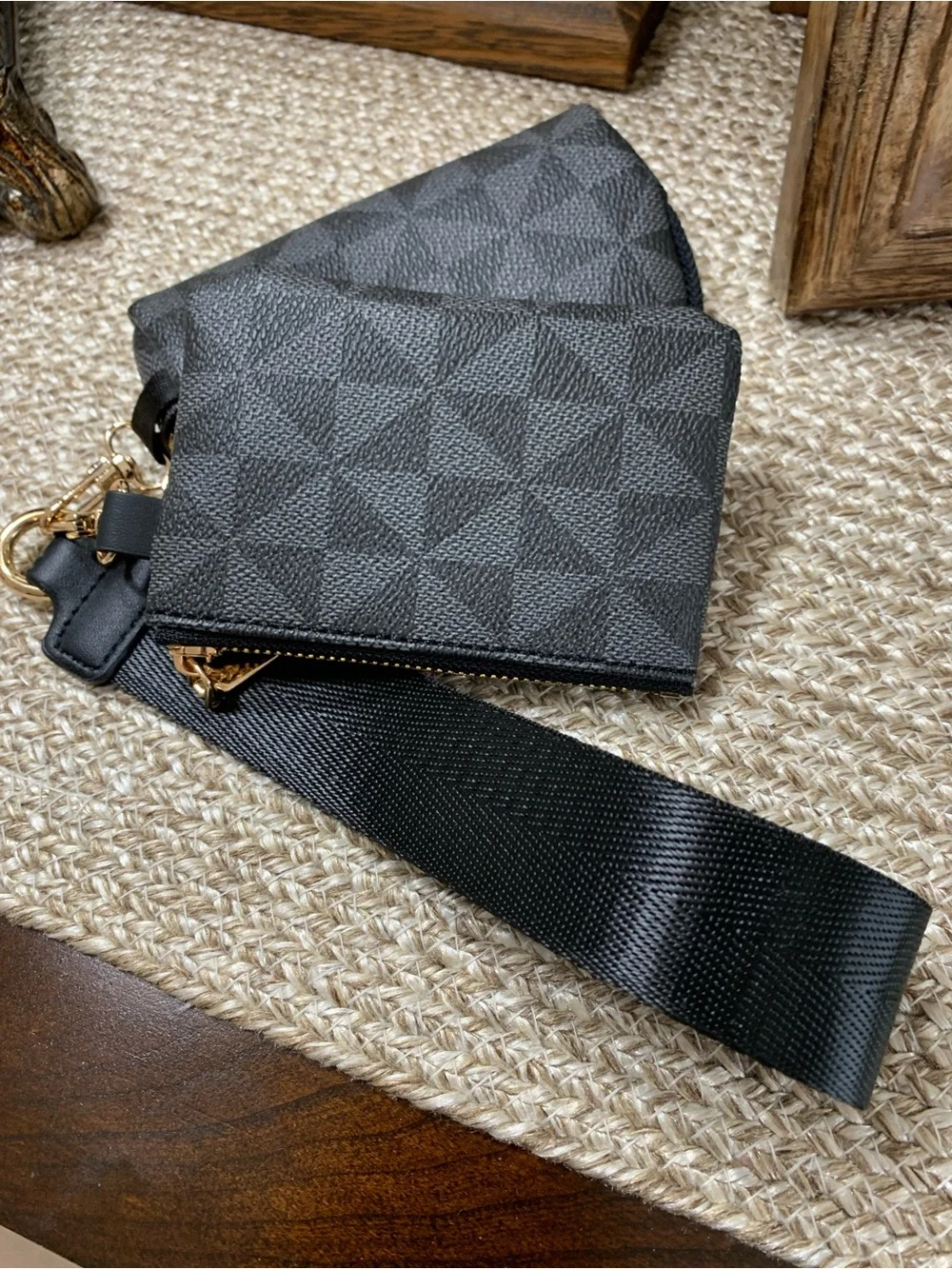 NWOT-Multi-Pouch Wristlet