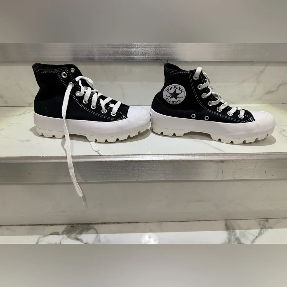 Converse upper features