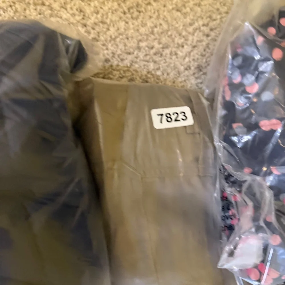 The North Face Mens XL Convertible Cargo Hiking Pants Khaki Nylon Zip Off Leg