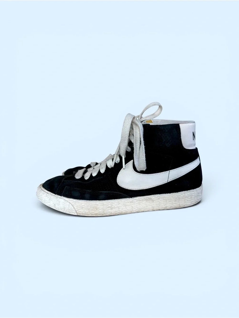 Nike Vintage Women Black & White High w Emerald Soles!!!  Size7.5