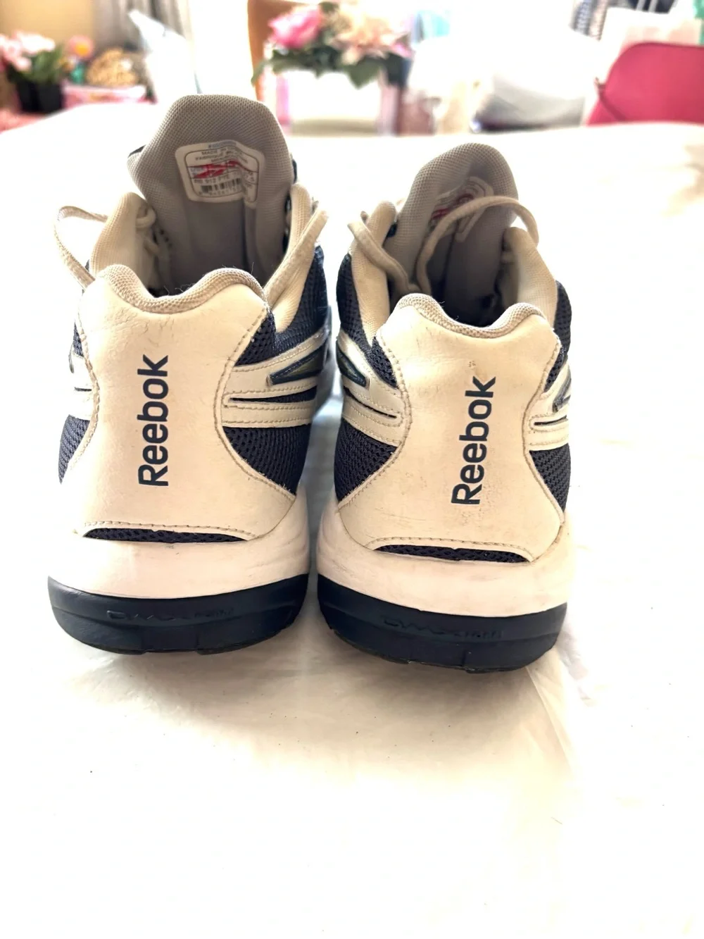 Reebok Navy & White DMX Versasport 4 2010 Sneakers SZ 9.5 Gently Worn