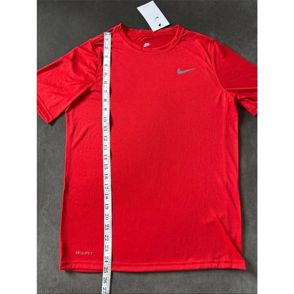 Nike Boys Red Short-Sleeve Dri-FIT Tee with Silver Swoosh 840178-657 Size XL NWT