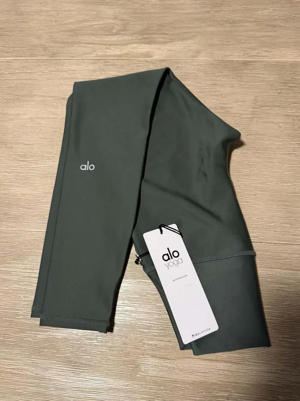 ALO Yoga brand new