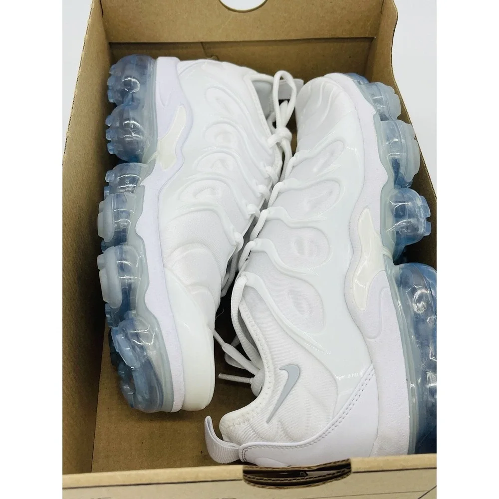 Size 8- Nike Air Vapormax Plus 924453‑100 *Professionally Refurbished by Nike*