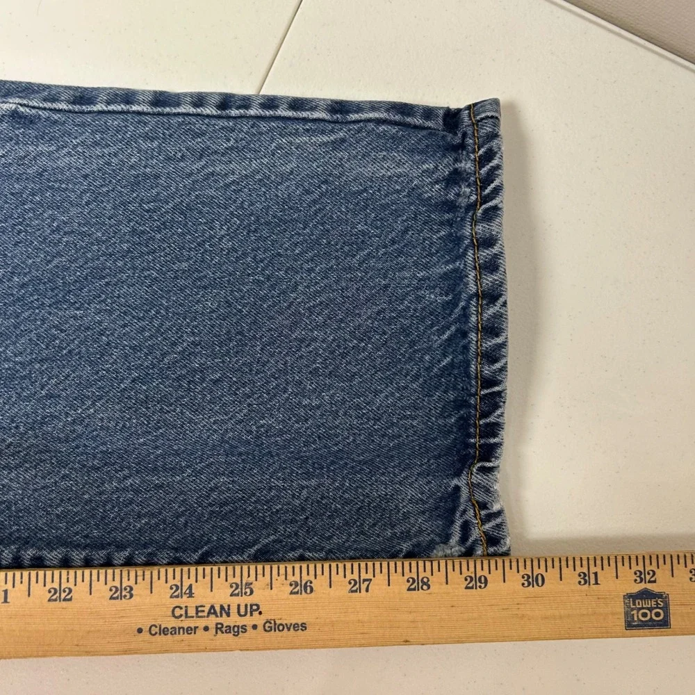 Levis note small