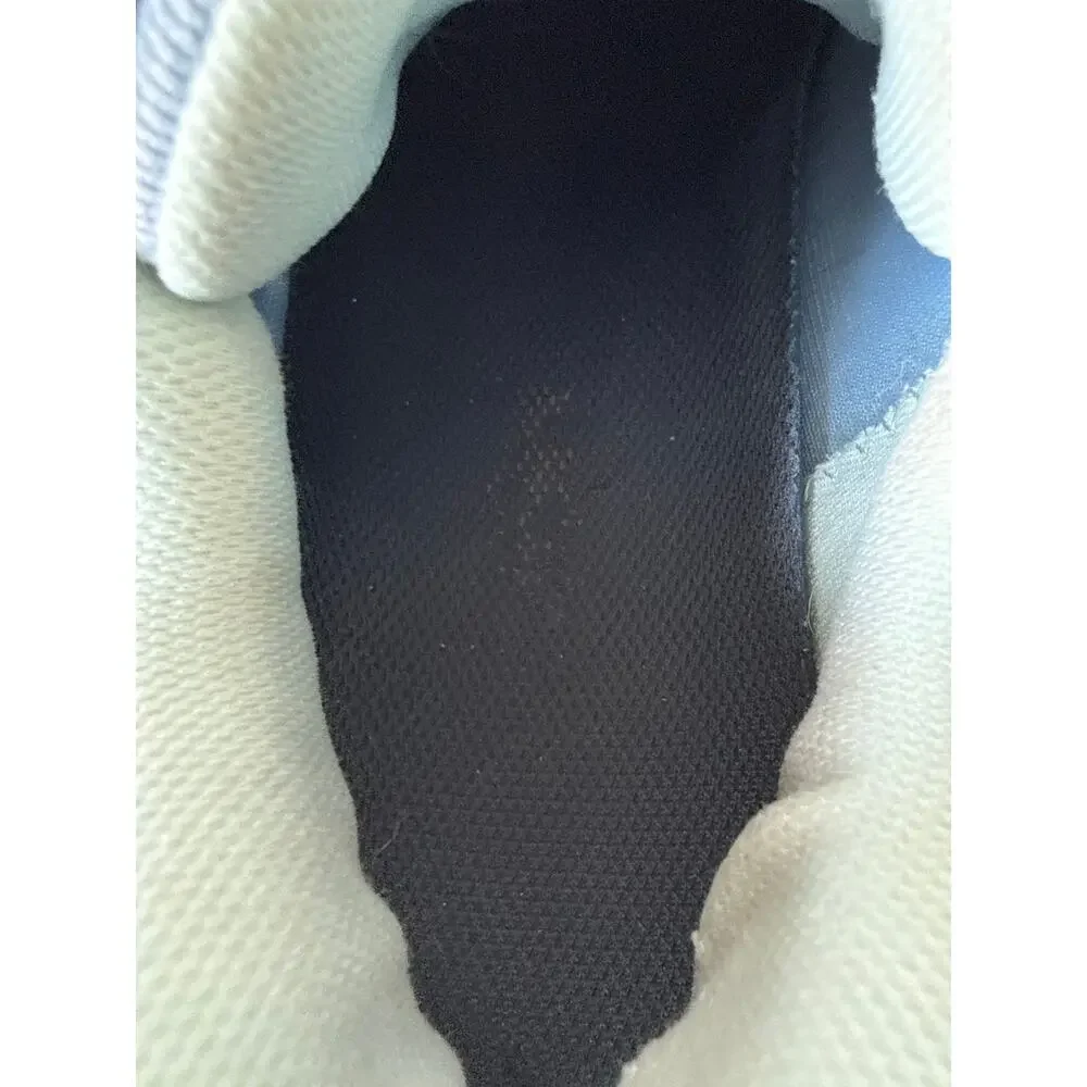 Hoka One One breathable gray logo