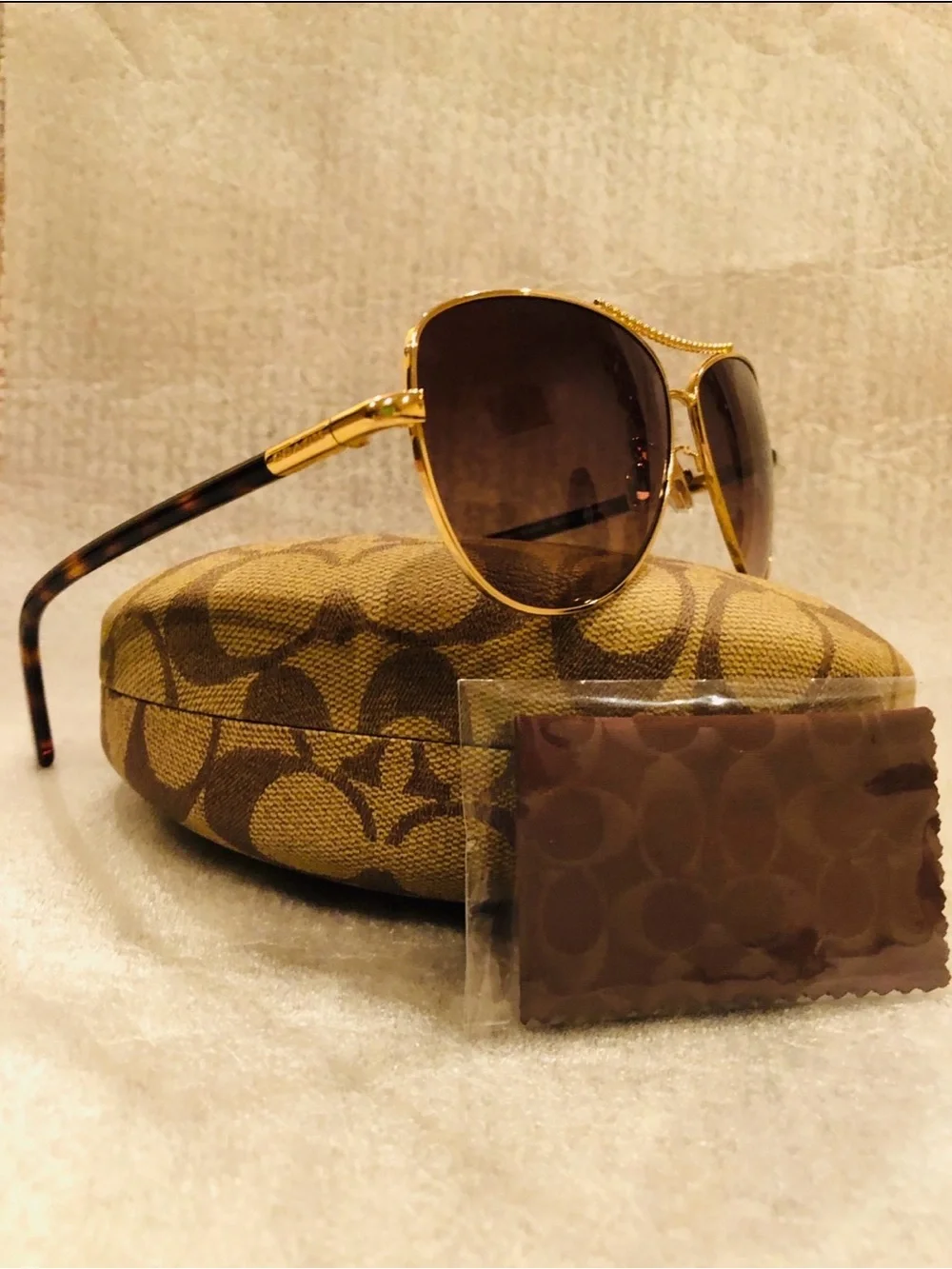 New Coach Gold Frame Brown Gradient Aviator Sunglasses with Signature Case