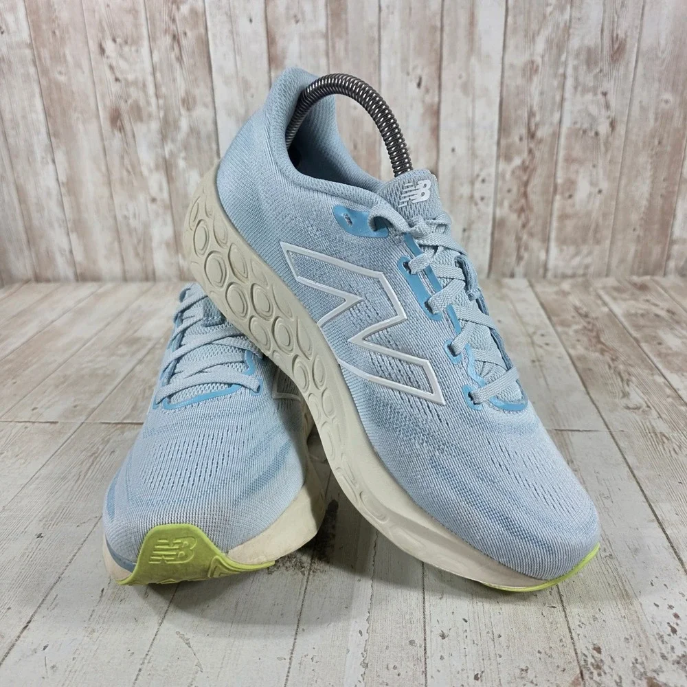 New Balance summer designed accents