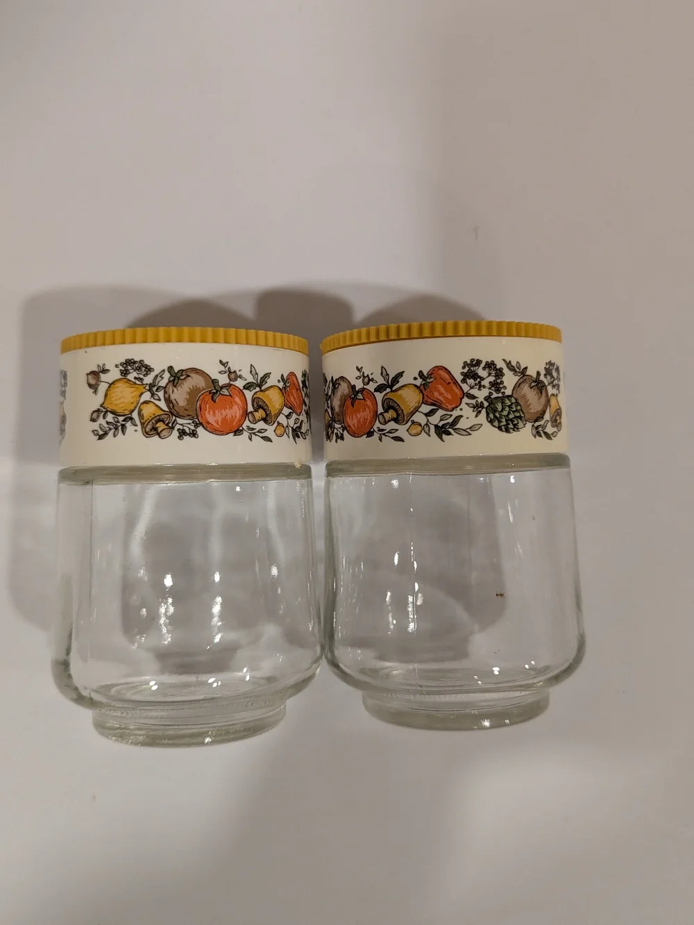 Set of 2 vintage Corning Ware Glass Gemco Spice of Life jars Excellent Condition