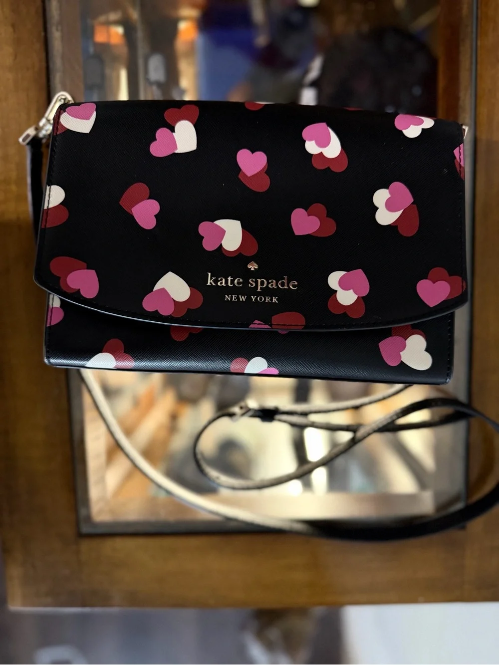 kate spade red features travel