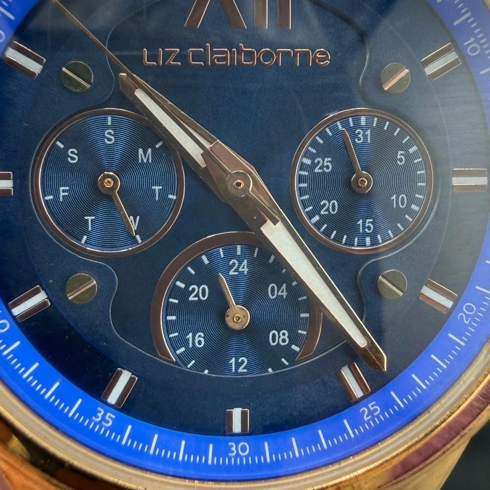 Liz Claiborne read band