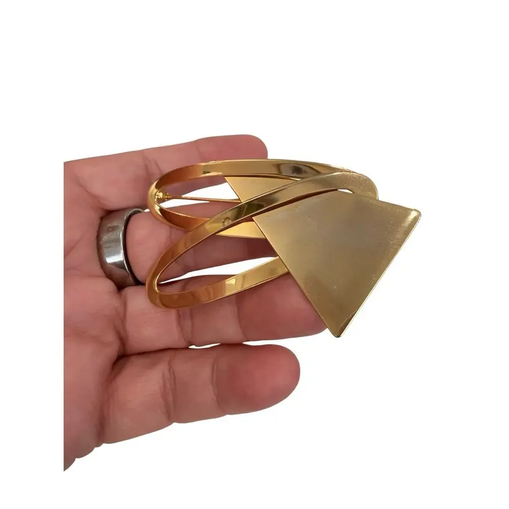 Unbranded unsigned modernist