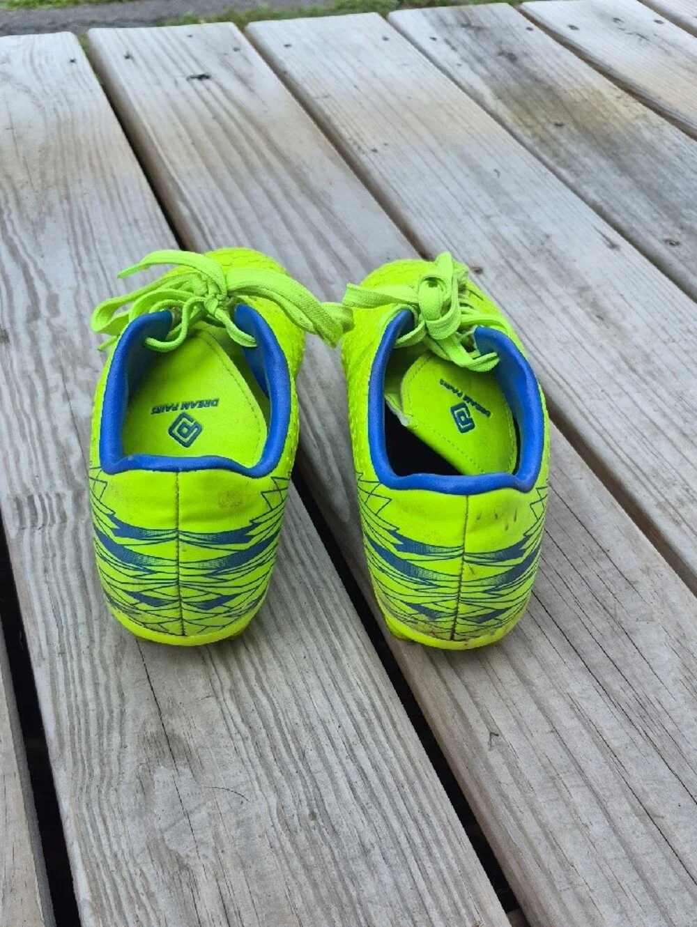 Dream Pairs Soccer Cleats