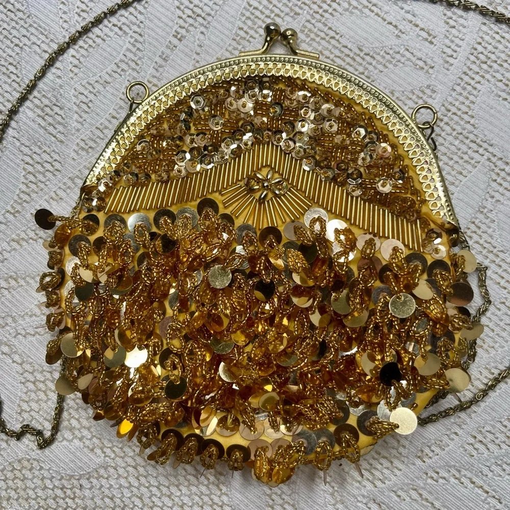 Vintage 7” Stunner Flapper Gold Beaded Sequin Clutch handbag