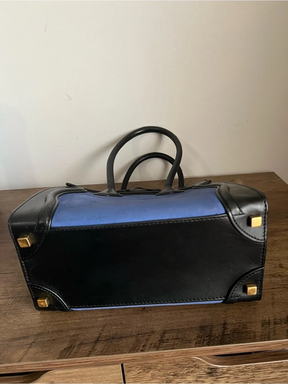 Celine minimal signs