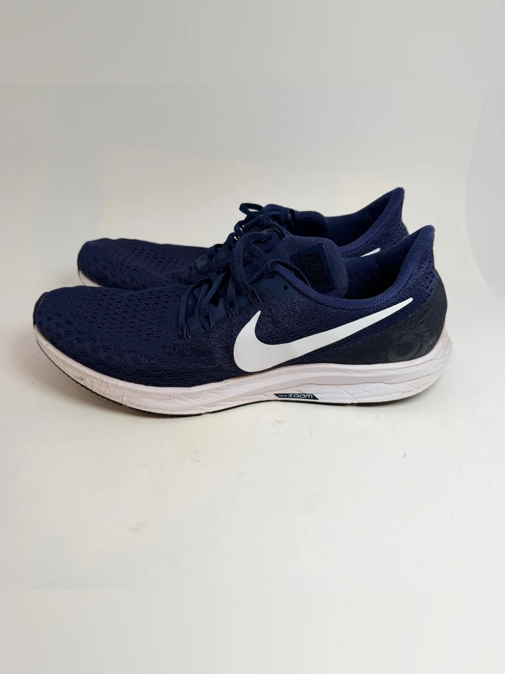 Nike Men’s Navy Blue and White Running Shoes