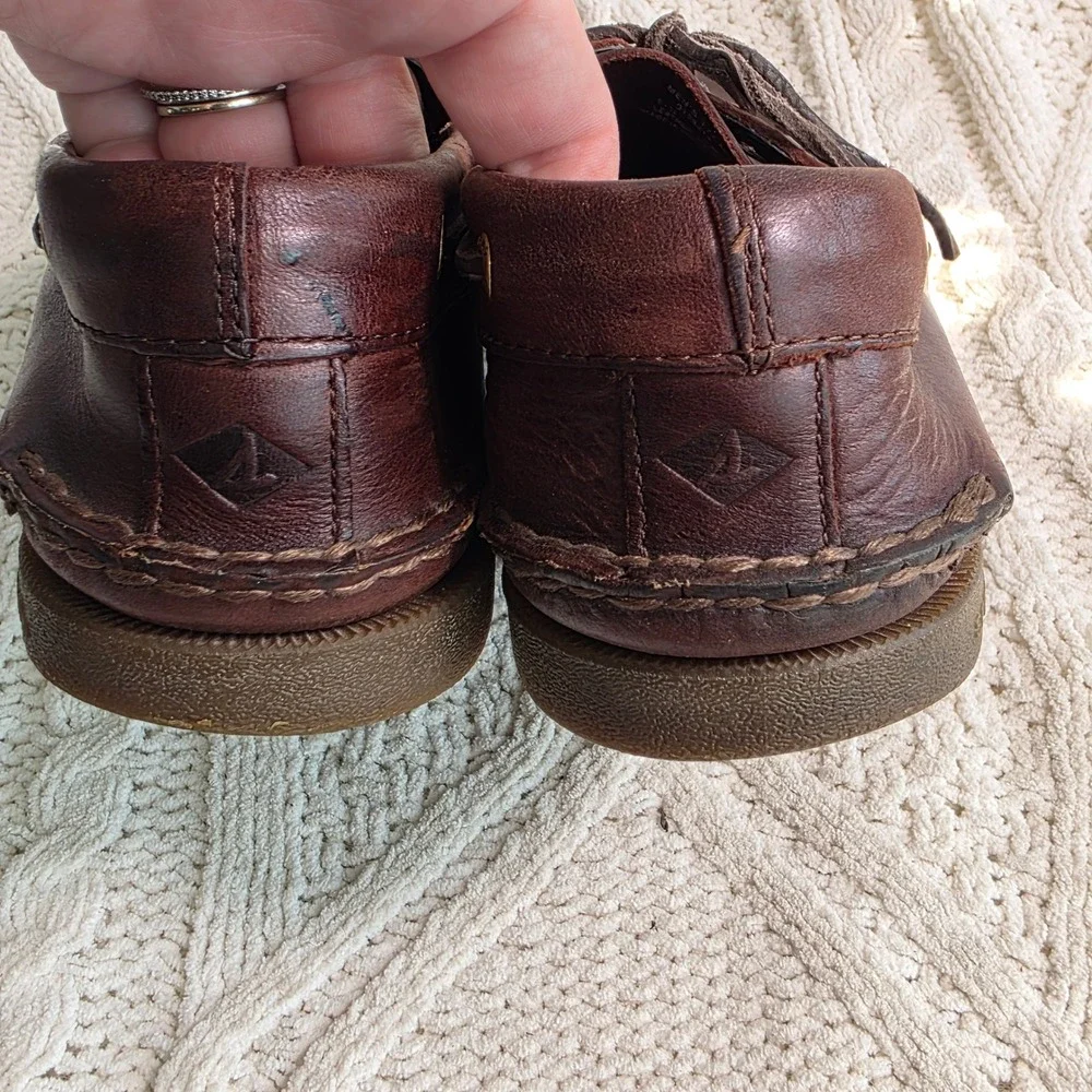 Sperry been dark top