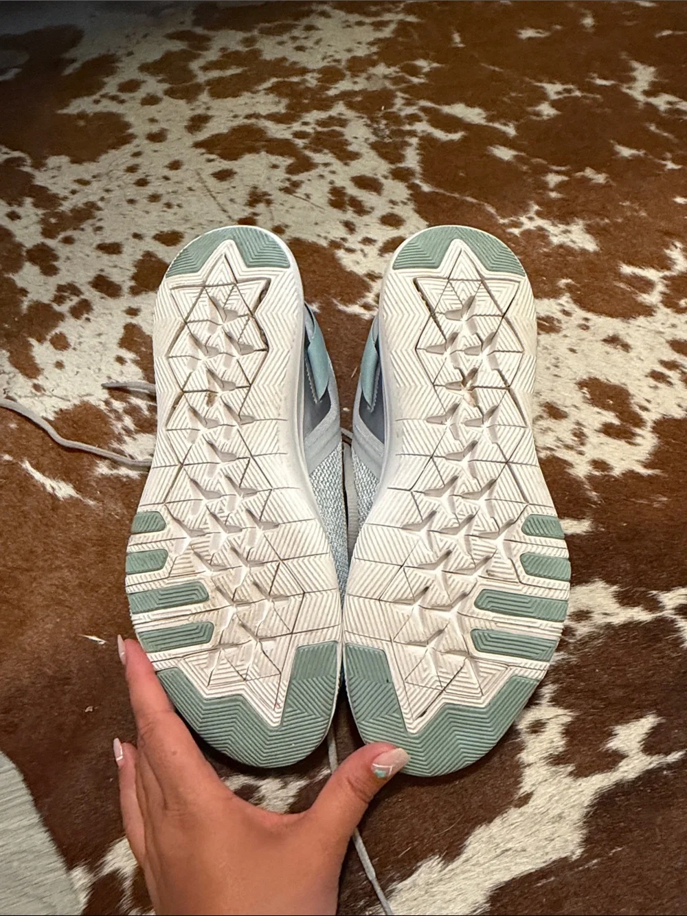 Nike light mint