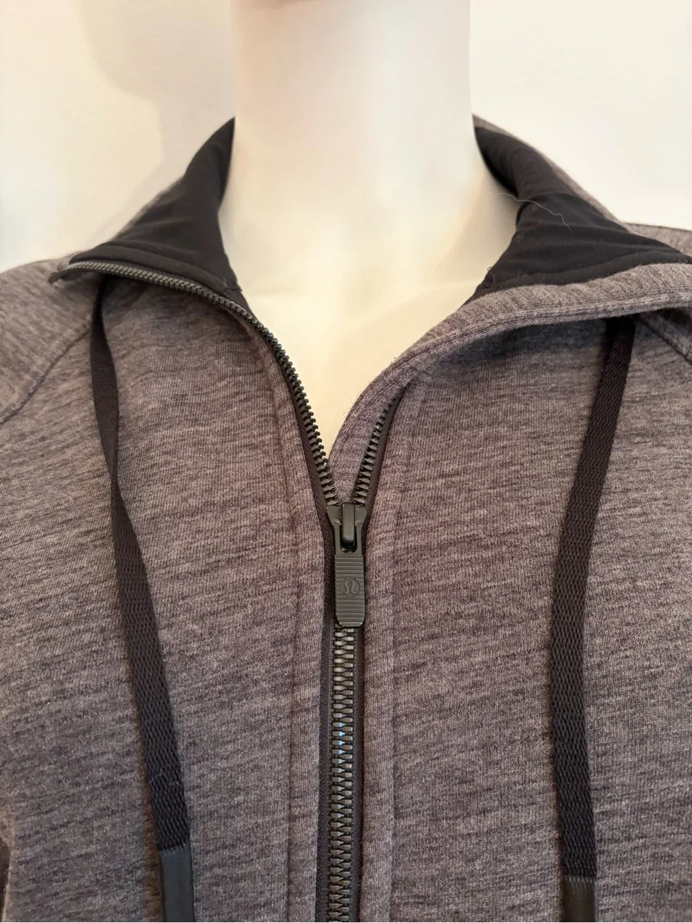 #790 Lululemon Huddle & Hustle Heathered Core Dark Grey, High Collar Jacket