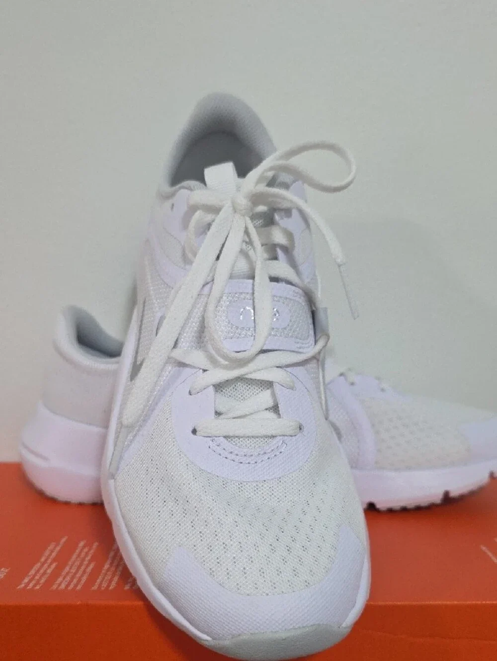 Nike closure lightweight minimal