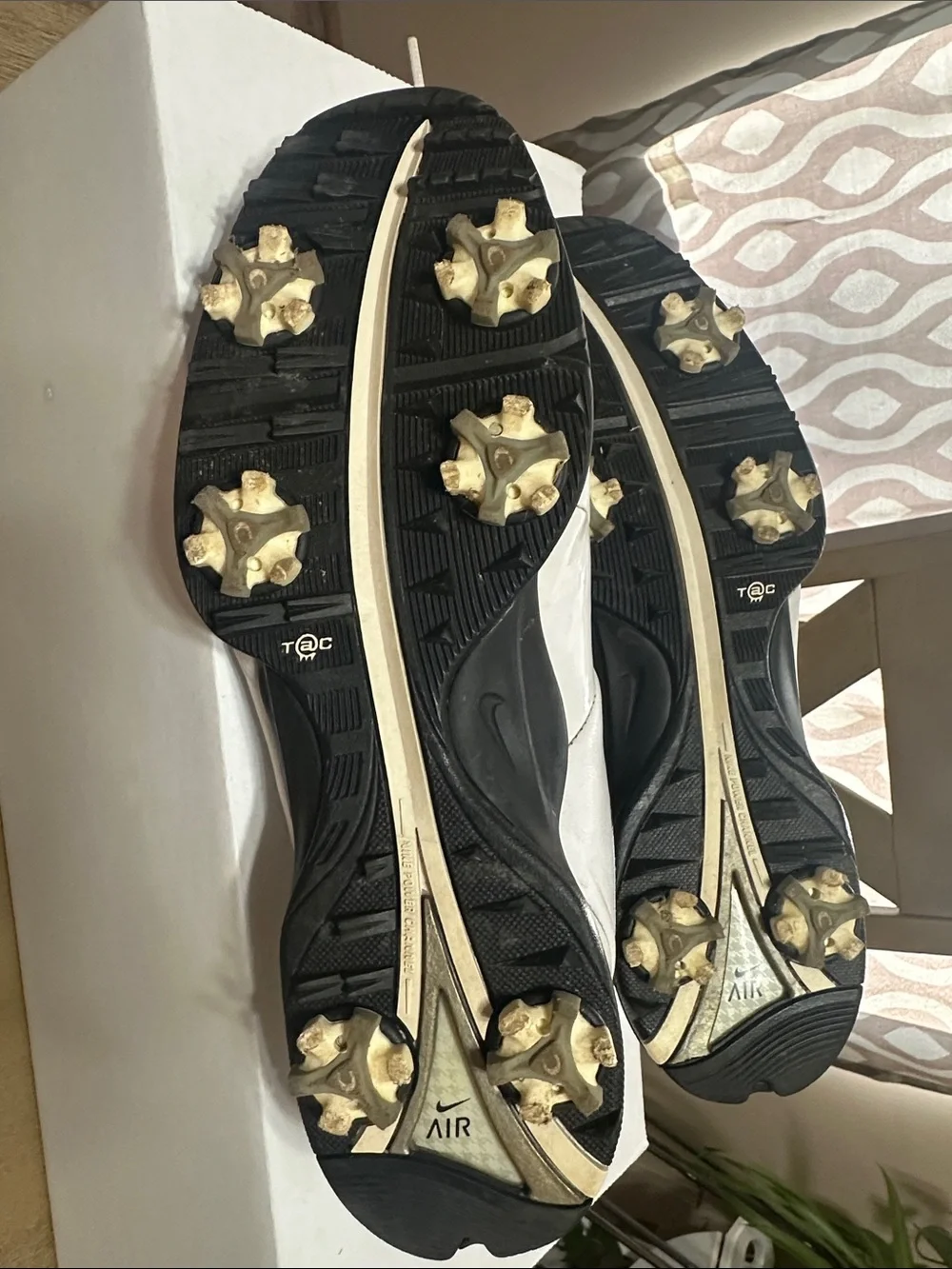 Women’s Nike Golf classic shoe White Leather with Black Piping
