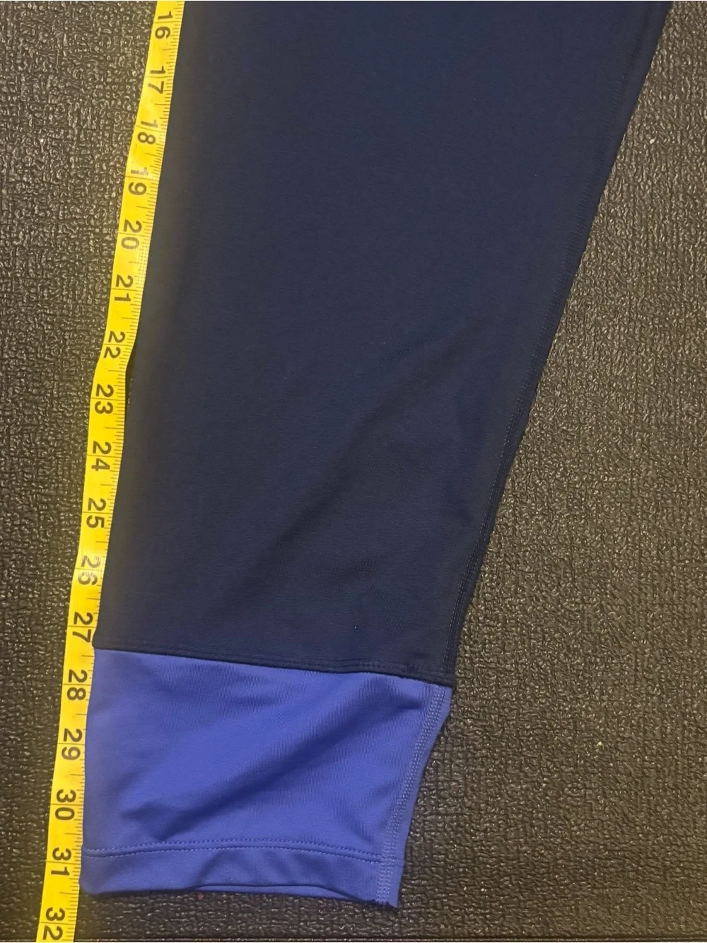 Size XL Women’s Nike Navy and Royal Blue Athletic Capri Leggings