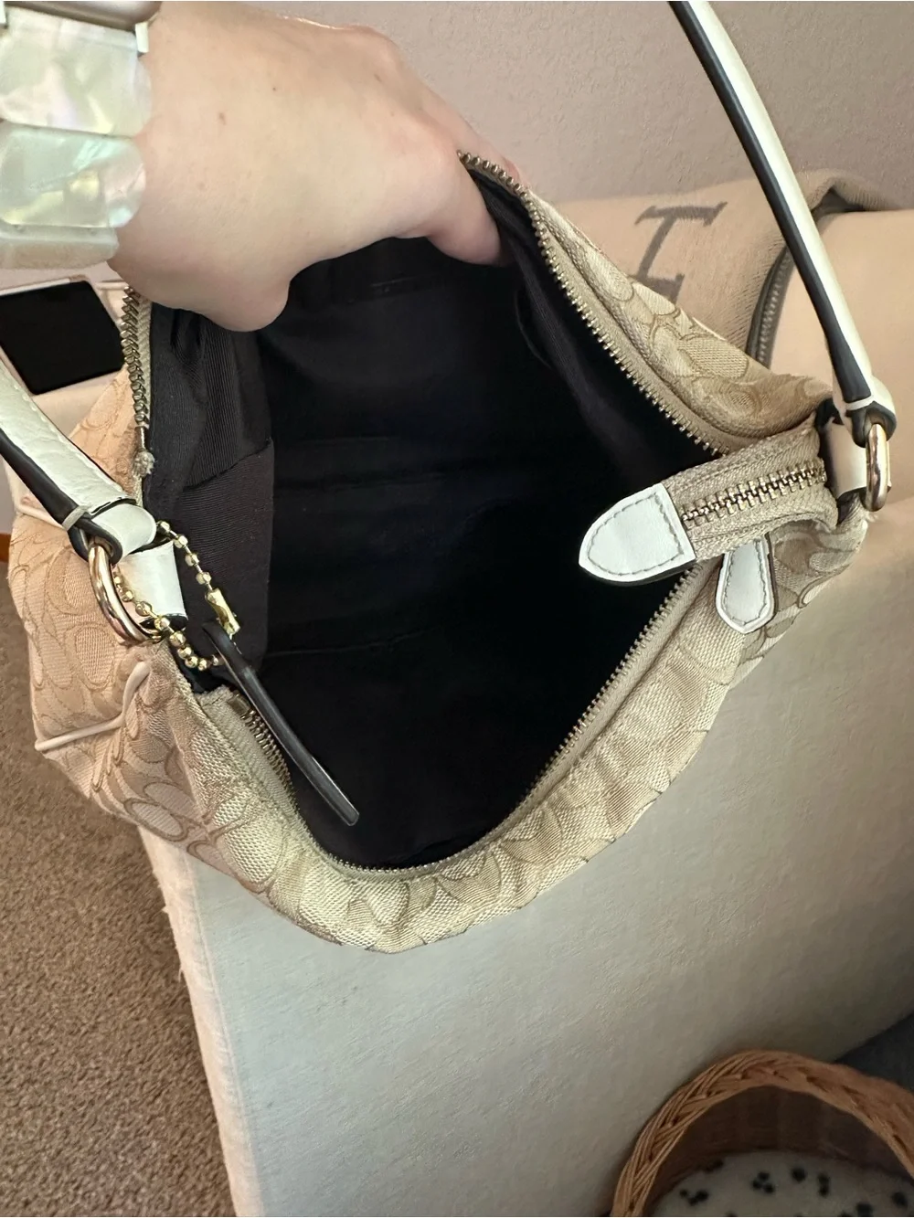 Coach shoulder hobo