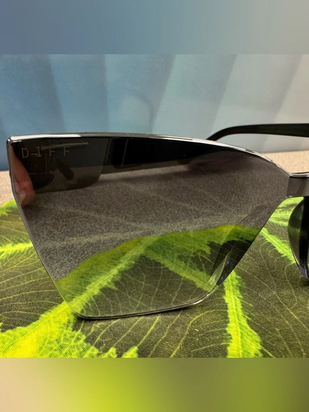 Diff Eyewear Oversized Cat-Eye Sunglasses Gray Gradient Lenses