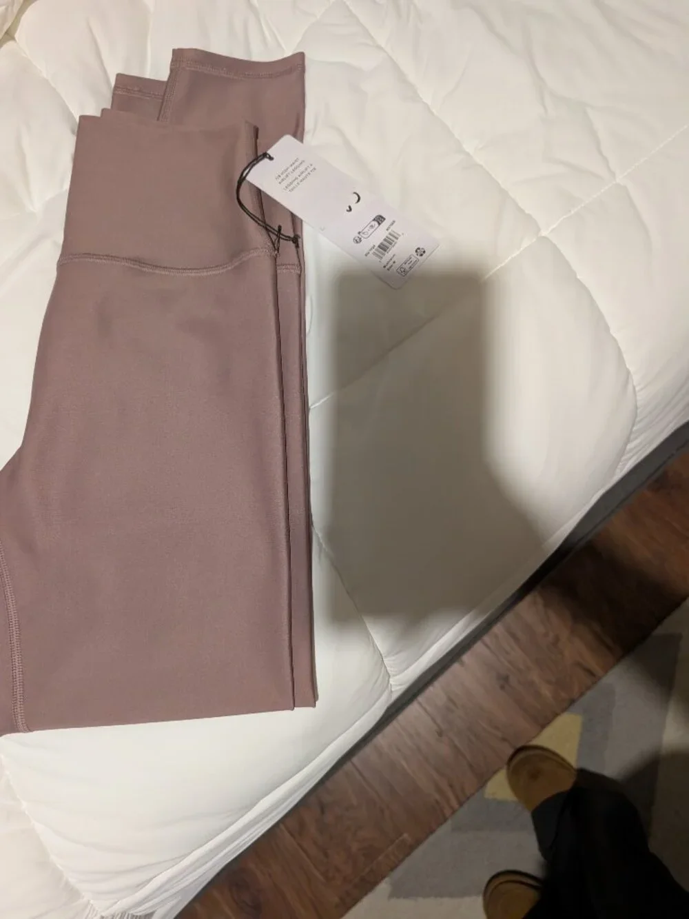 Alo Medium Mushroom Airlift 7/8 leggings