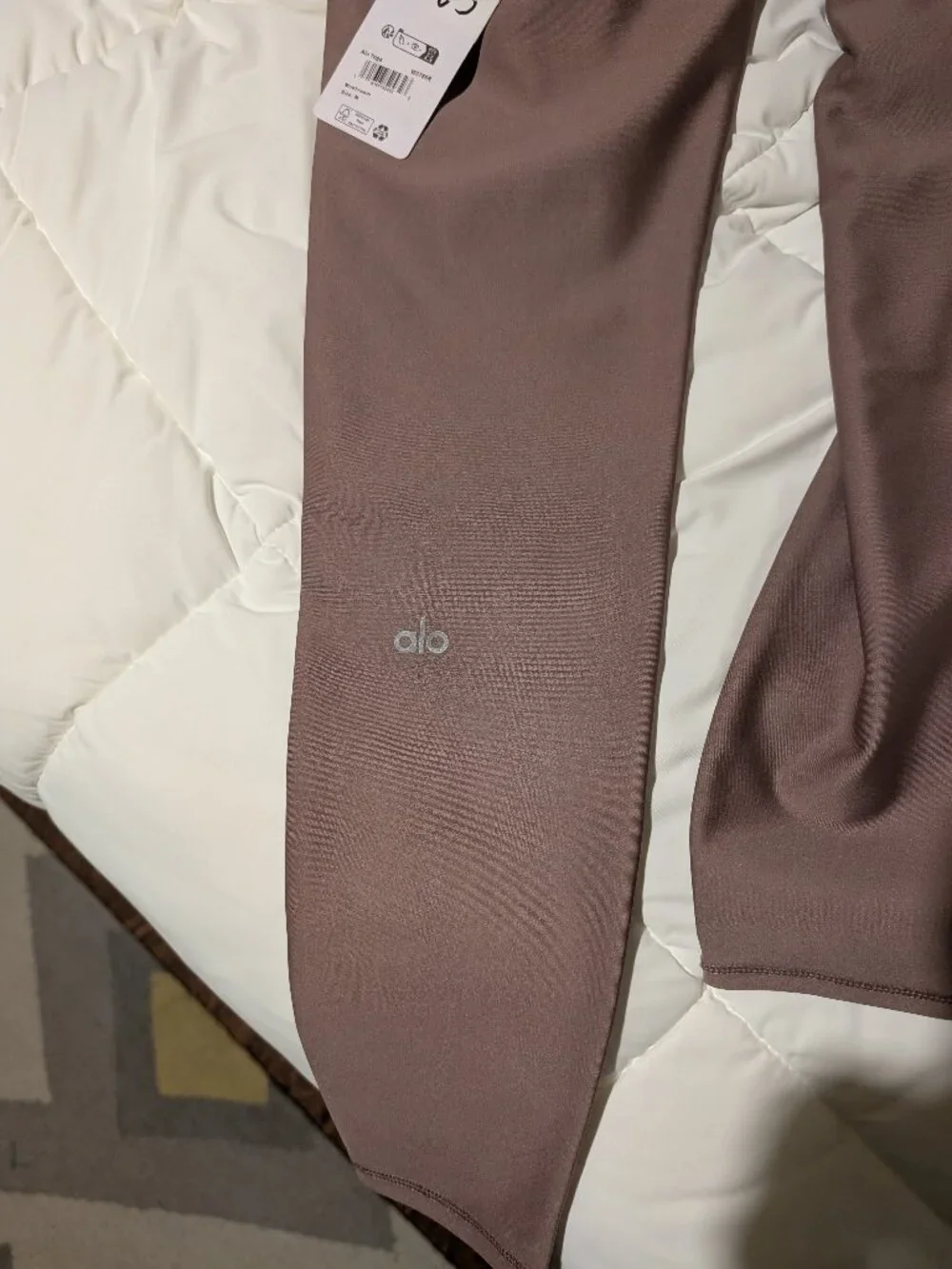 Alo Medium Mushroom Airlift 7/8 leggings