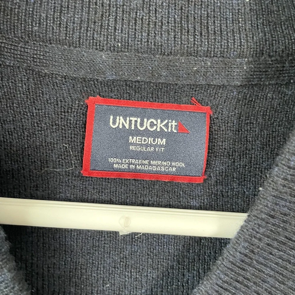 UNTUCKit brand style