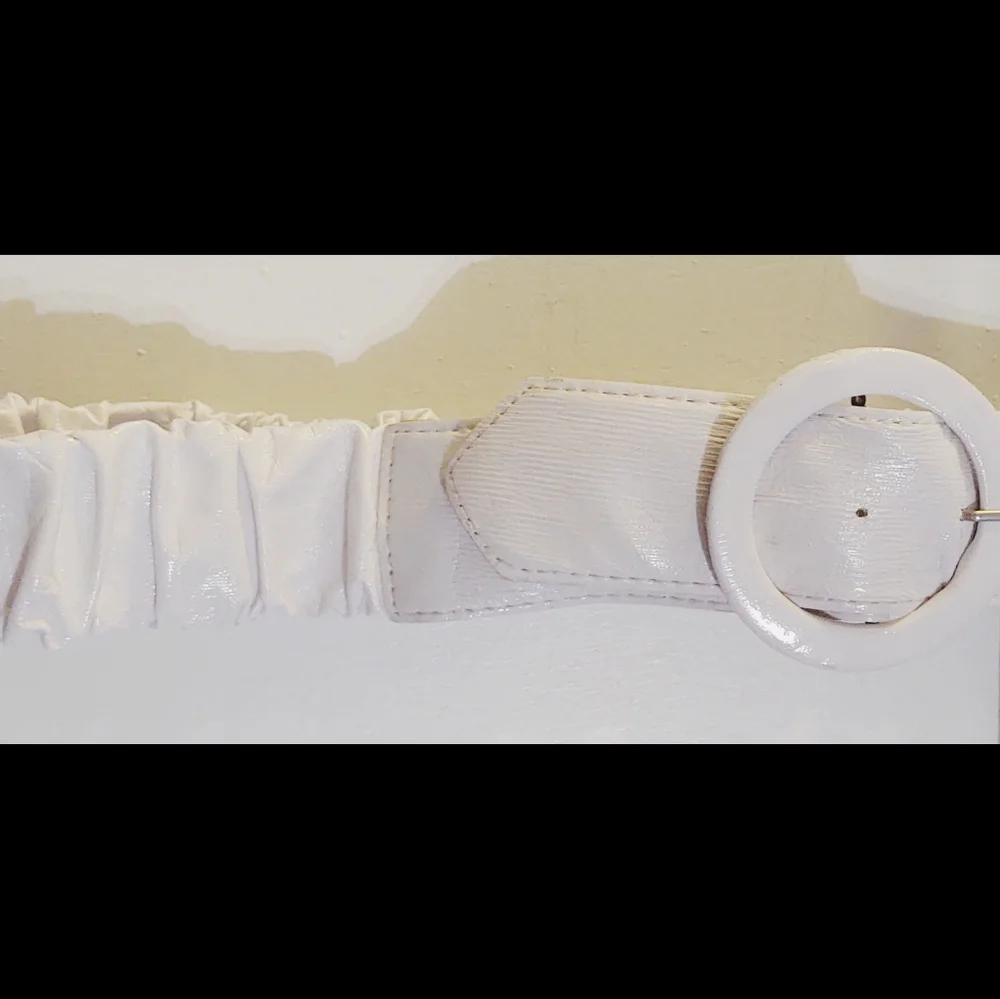 N/A white stretchy