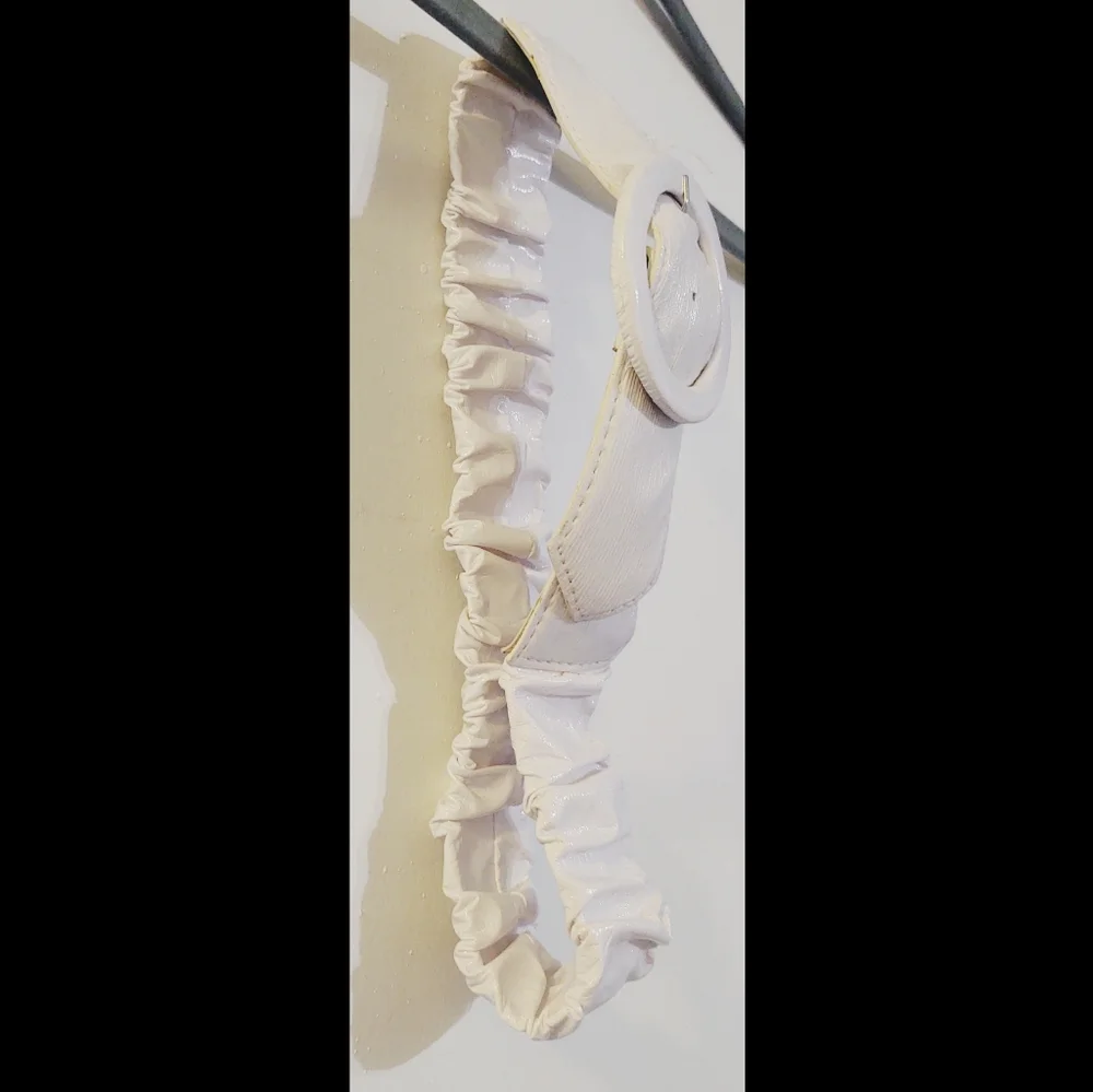 N/A white stretchy
