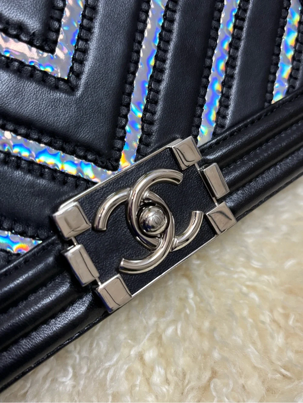 CHANEL iconic shoulder