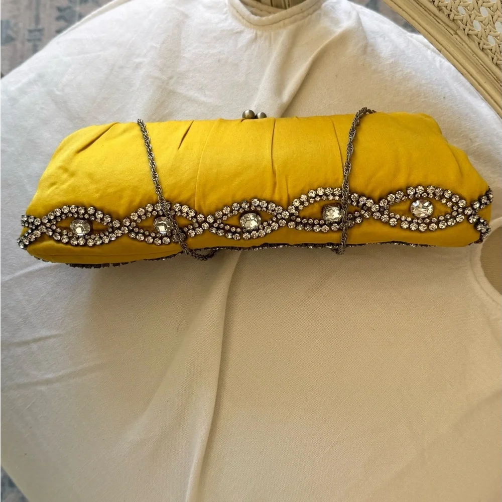 Santi stylish yellow