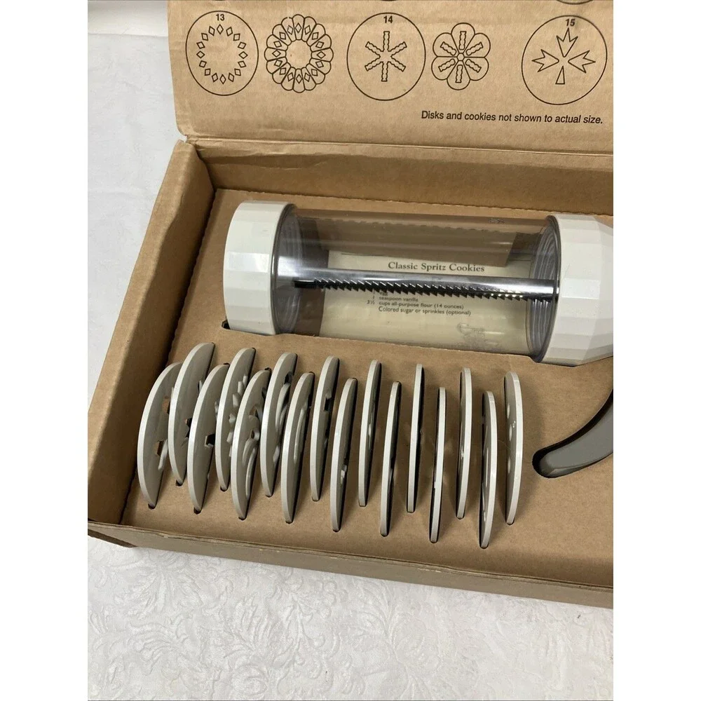 Pampered Chef Lot Cookie Press 1525 w 16 Discs & 2485 Ice cream Sandwich Maker