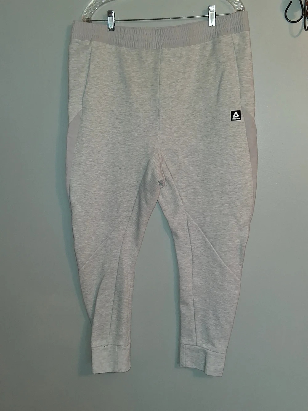 Reebok Light Gray Men's Joggers with Logo Patch