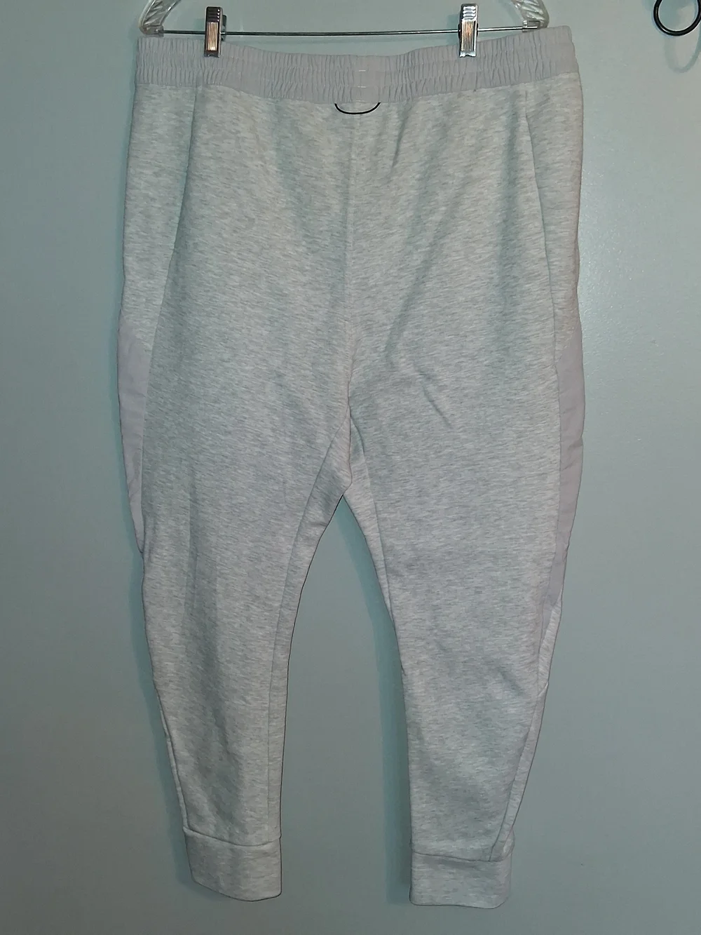 Reebok Light Gray Men's Joggers with Logo Patch