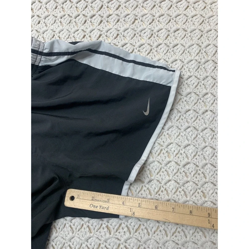 Nike Shorts Womens Size‎ M Black Athletic Running/Training  Gym Dri Fit