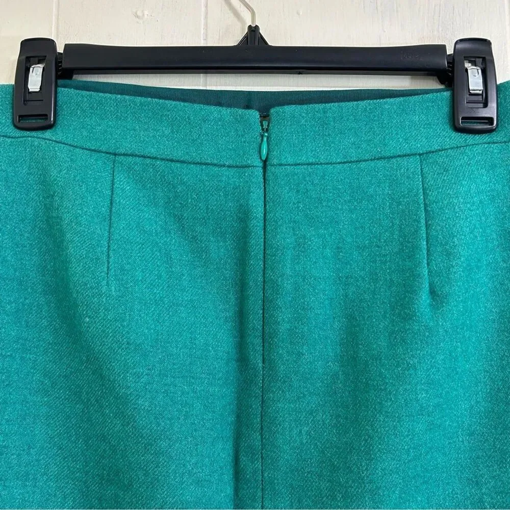 J. Crew picture closure approximate