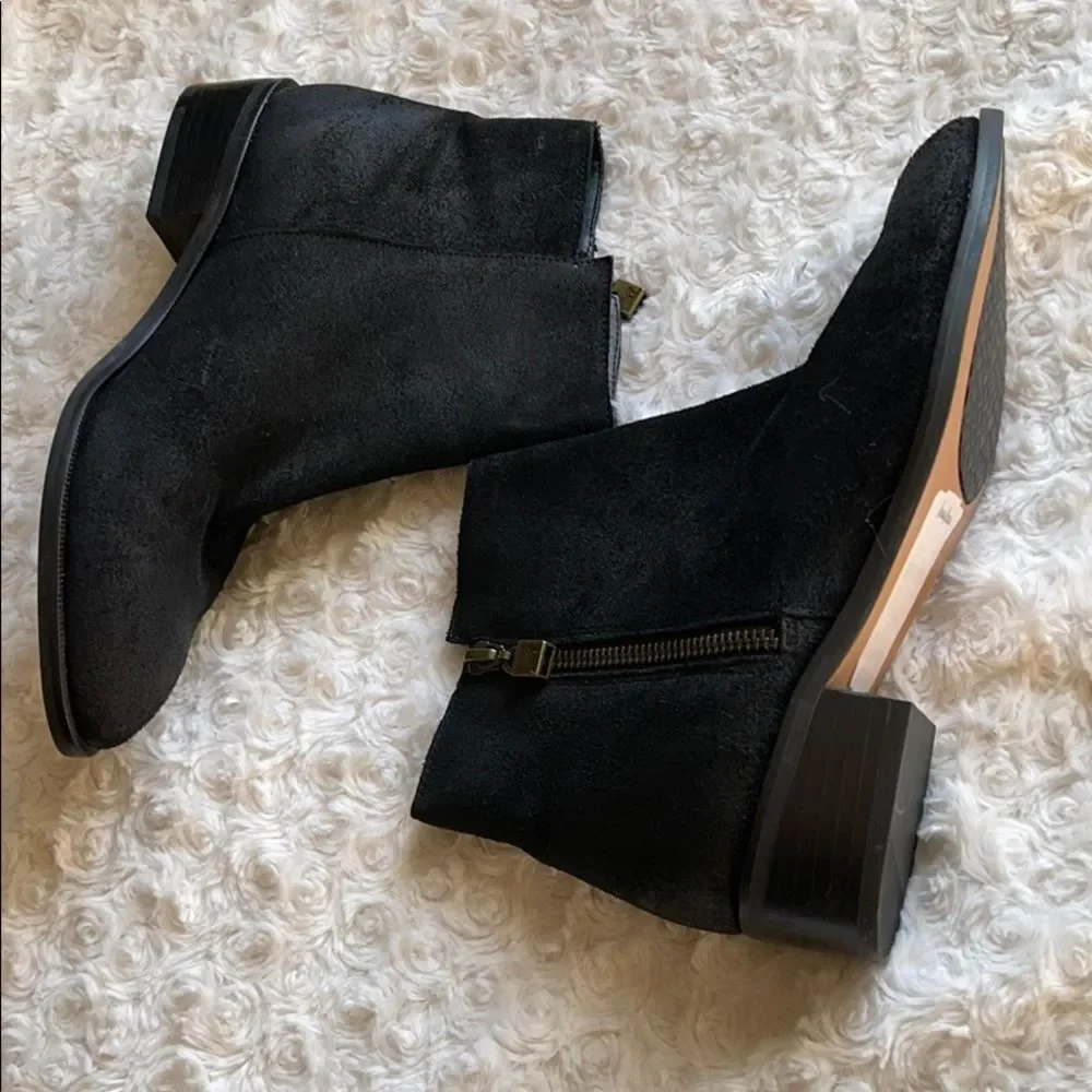 Elliott Lucca bought from