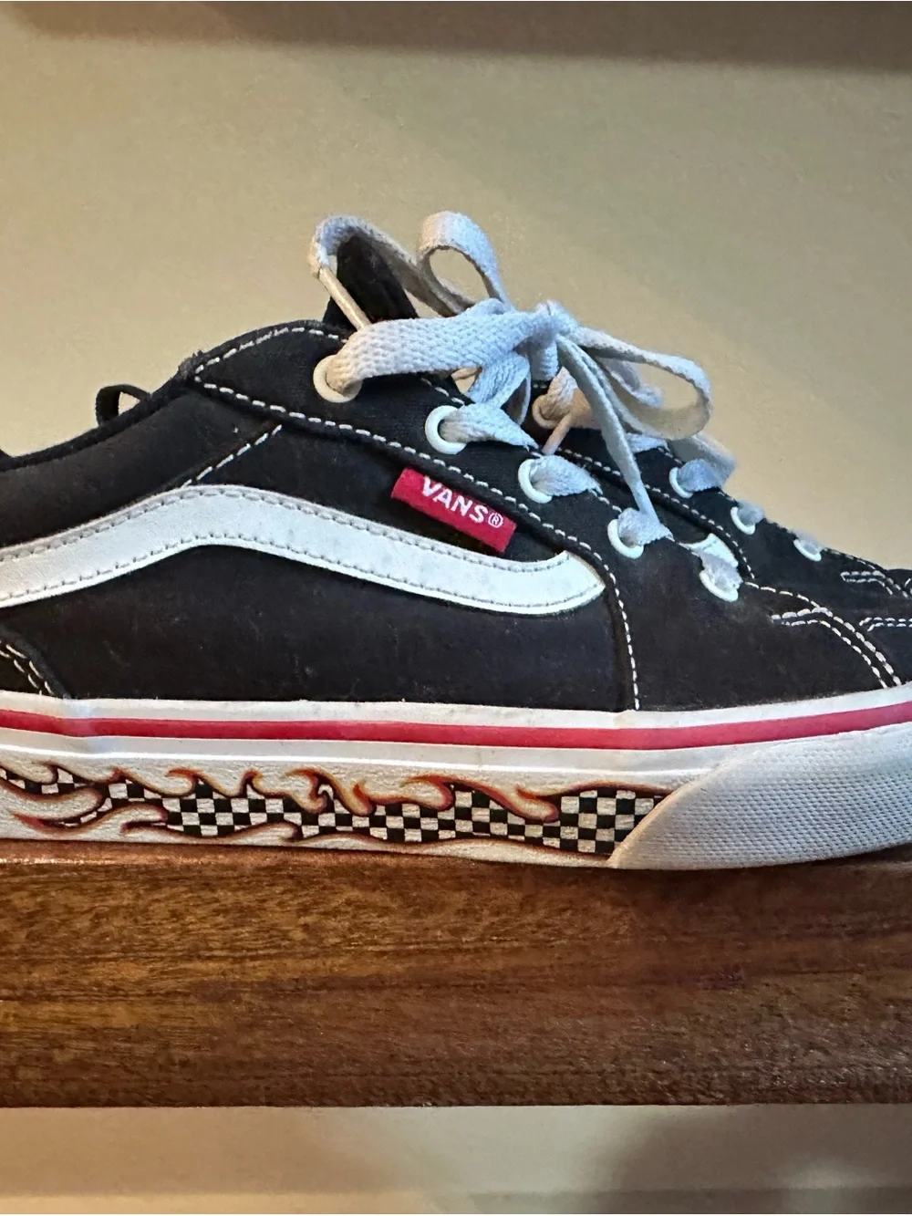 Vans classic silhouette