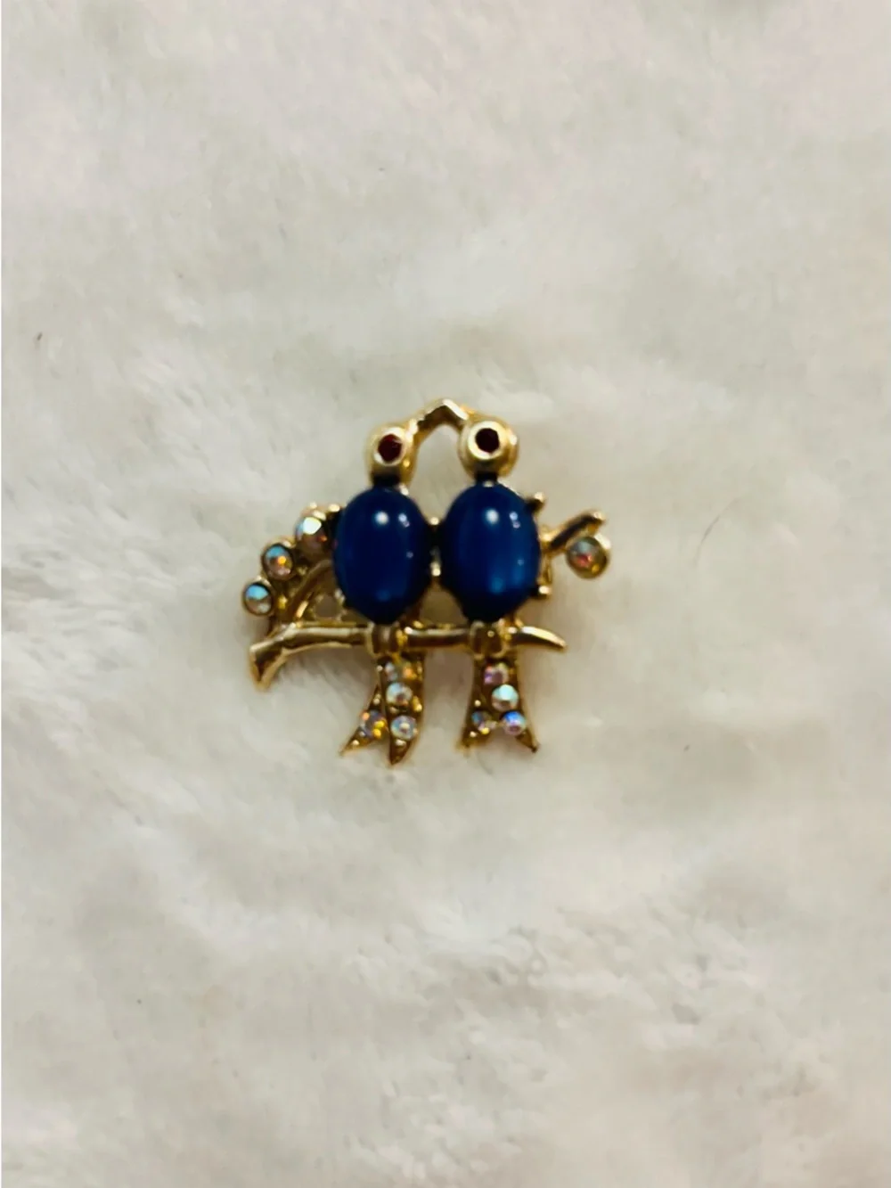 Source Unknown gold tone
