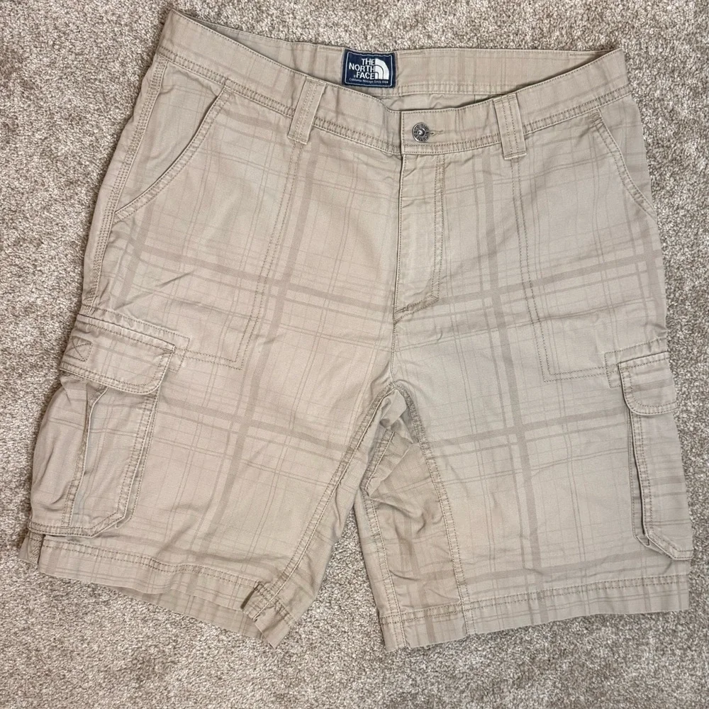 The North Face Men's Beige 36 Cargo Shorts