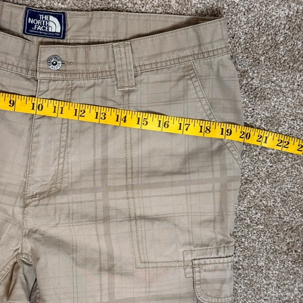 The North Face Men's Beige 36 Cargo Shorts