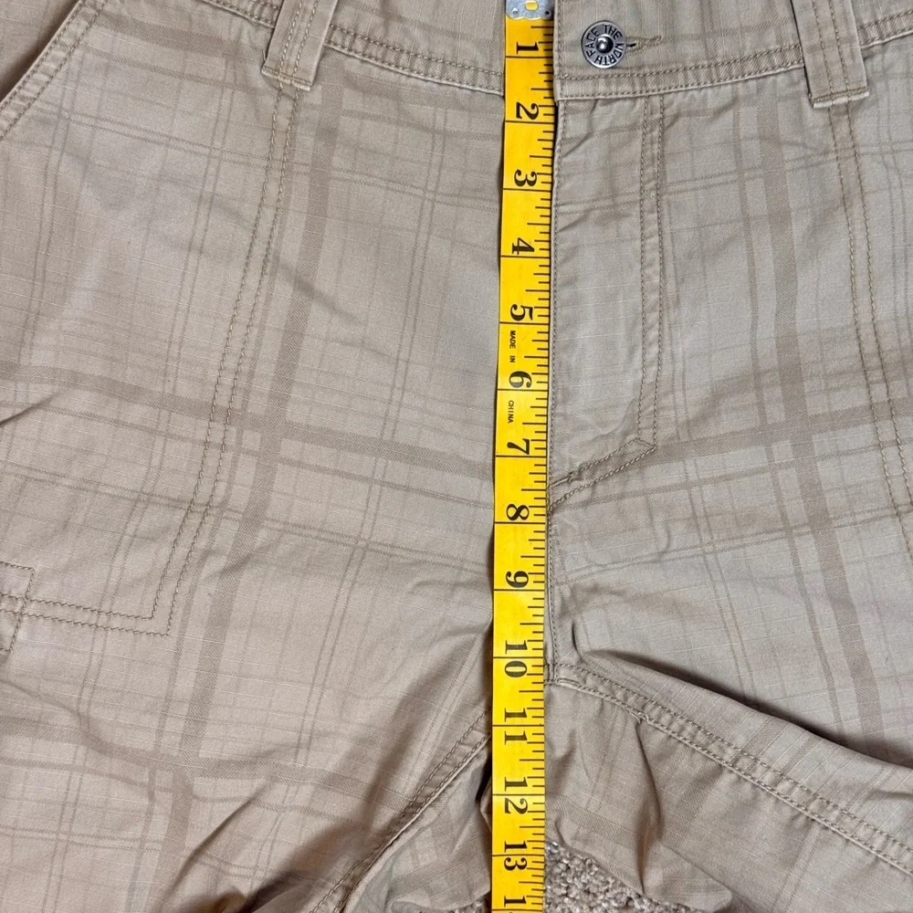 The North Face Men's Beige 36 Cargo Shorts